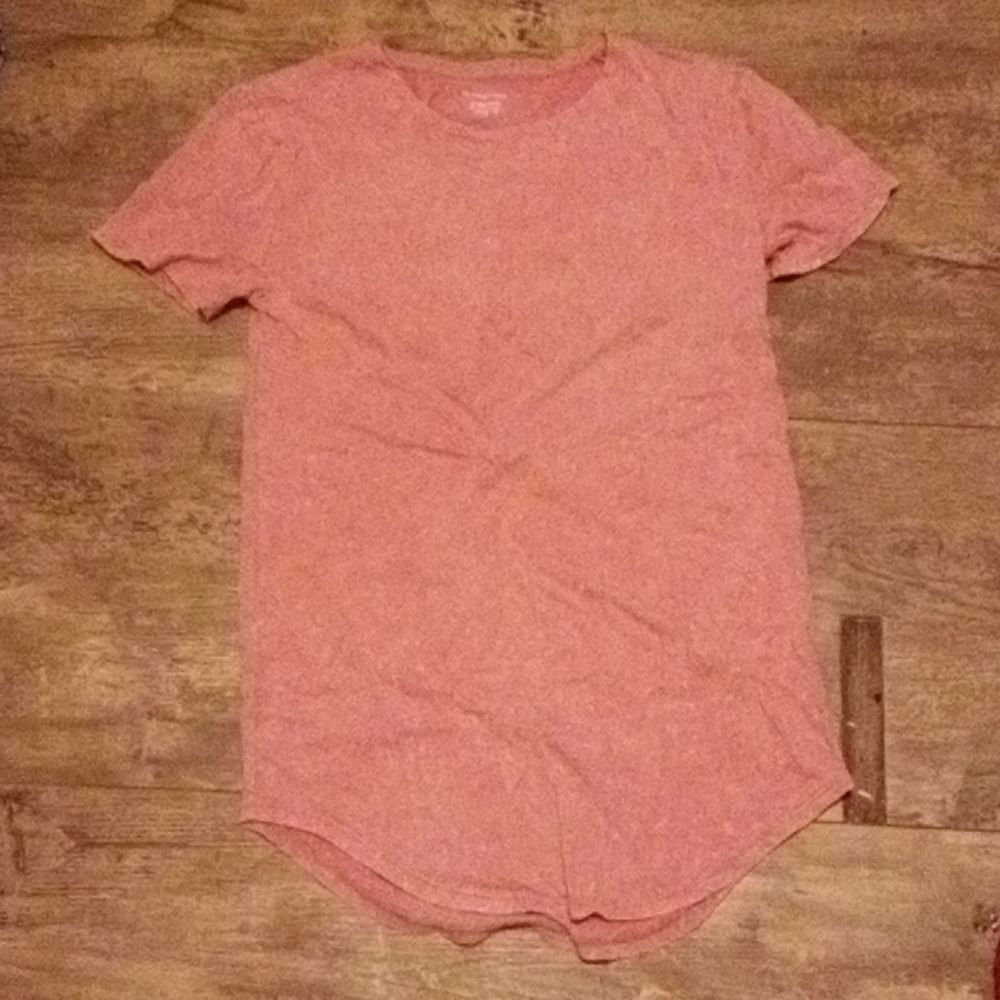 Women's shirt mauve color very comfortable soft and long past waist